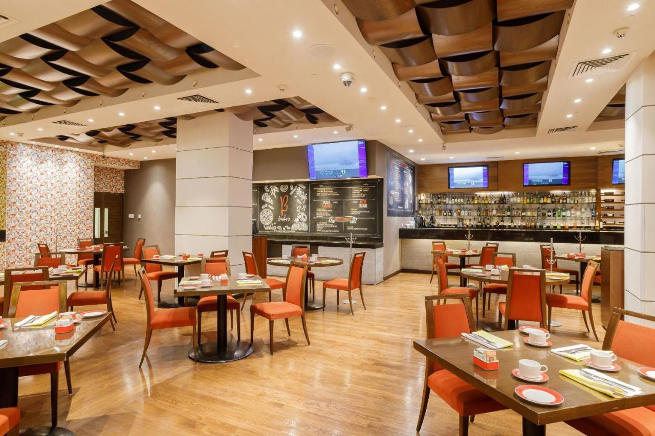 فندق كامينو ريال بيدريجال ميكسيكو مدينة مكسيكو المظهر الخارجي الصورة The interior of the restaurant