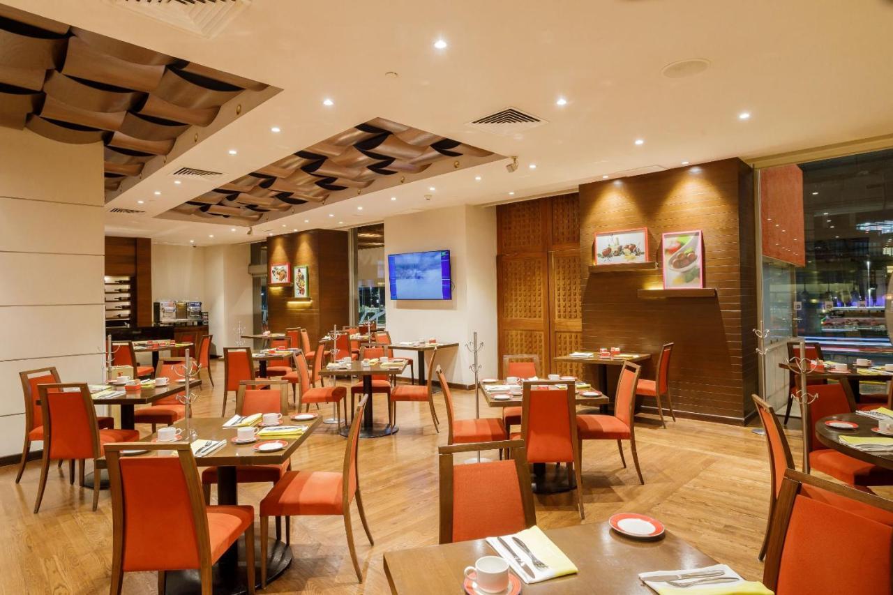 فندق كامينو ريال بيدريجال ميكسيكو مدينة مكسيكو المظهر الخارجي الصورة The interior of the restaurant