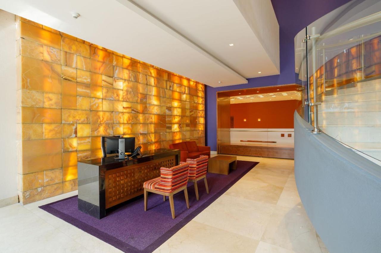 فندق كامينو ريال بيدريجال ميكسيكو مدينة مكسيكو المظهر الخارجي الصورة The lobby of the hotel